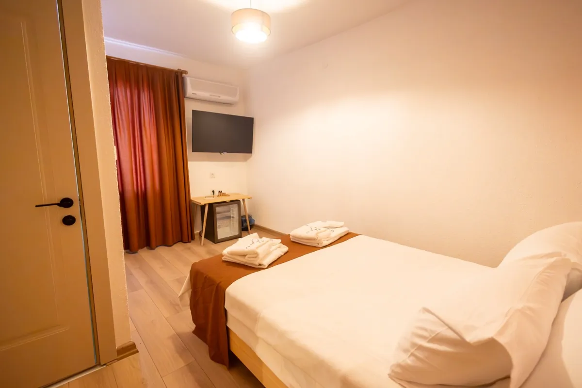 Comfort & Basic Tek Büyük Yataklı Oda